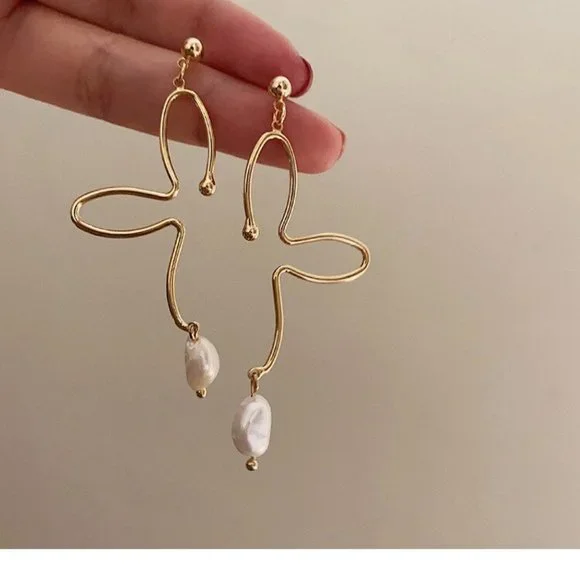 INS Style Metal Lines Flowers Freshwater Pearl Pendant Earrings - Picture 4 of 6